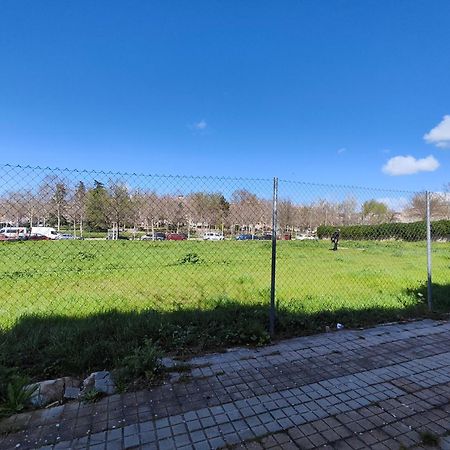 Centro Bernabeu Wizink Feria Aeropuerto Apartman Madrid Kültér fotó